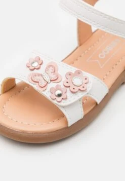 Friboo Sandalen - White -SchoenenPlezier 01a849628d3a4970bdae9537d3c282f3 scaled