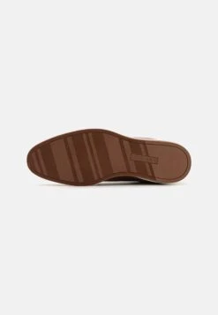 Pier One Sportieve Veterschoenen - Cognac -SchoenenPlezier 08bfcf30997844db8f3d98ad5974dc06 scaled