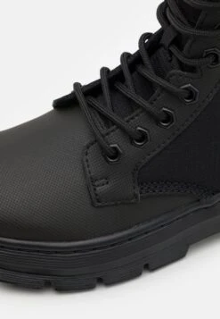 Dr. Martens Combs Ii Unisex - Veterboots - Black -SchoenenPlezier 13dc1310c82a454cab85e34afea75610 scaled