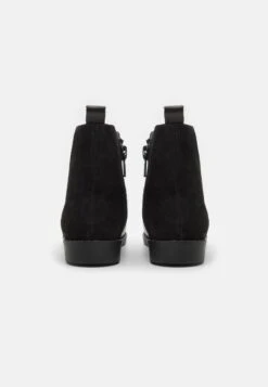 Friboo Leather - Korte Laarzen - Black -SchoenenPlezier 170d1ee12c8b49e9a12d4c5c65ba0d99 scaled