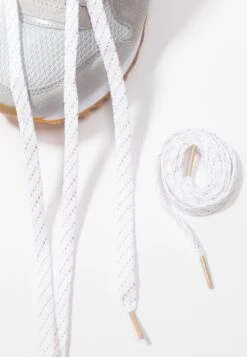 Skechers Sneakers Laag - Light Grey -SchoenenPlezier 1c2a6eb659094c6c9761f38fac2292ab