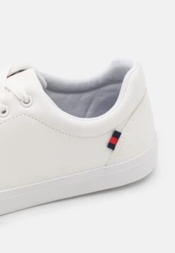 Pier One Unisex - Sneakers Laag - White -SchoenenPlezier 1e08045fec014ab382da64da74b462a7 scaled