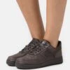 Nike Sportswear Nike Air Force 1 Premium - Sneakers Laag - Velvet Brown