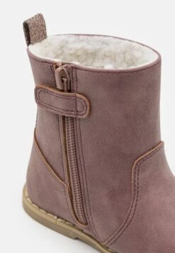Friboo Korte Laarzen - Mauve 11 Friboo Korte Laarzen - Mauve -SchoenenPlezier 2cf79a2ca0dd4bf6a12888f3821e50e9 scaled