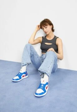 Air Jordan 1- Sneakers Laag - Sport Blue/Gym Red/White/Sail -SchoenenPlezier 2ff02c8c4d804e11bde7ef6f0be7c787 scaled