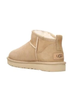 Ugg Classic Ultra Mini - Korte Laarzen - Sand 7 Ugg Classic Ultra Mini - Korte Laarzen - Sand -SchoenenPlezier 351ead526521466aa551436db67932ee