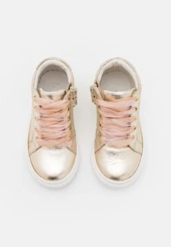 Friboo Leather - Sneakers Hoog - Gold -SchoenenPlezier 359f006ce3634c93b18b7e5950173614 scaled