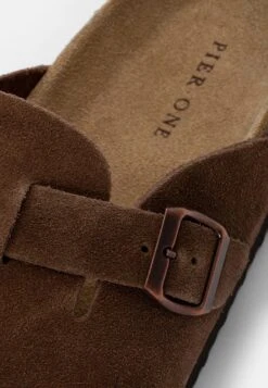 Pier One Leather Unisex - Pantoffels - Brown -SchoenenPlezier 47364cdc1dcd4794860a5f6810594e6c scaled
