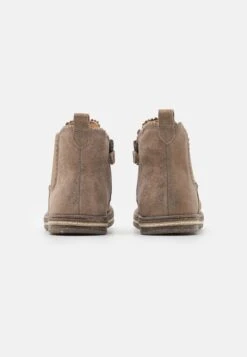 Friboo Korte Laarzen - Taupe 8 Friboo Korte Laarzen - Taupe -SchoenenPlezier 4bddbbacea44421c9faf4df53f747c84 scaled