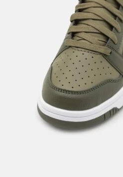 Puma Rebound V6 Mid Jr Unisex - Sneakers Hoog - Alpine Snow/Sand Dune/White -SchoenenPlezier 528e5c04958f4e70b22556e7f91c81a2 scaled