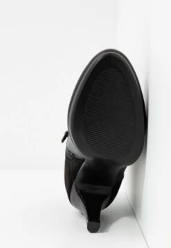 Anna Field Enkellaarsjes Met Hoge Hak - Black -SchoenenPlezier 56b5a66b105442a5b8a738db18b84615 scaled