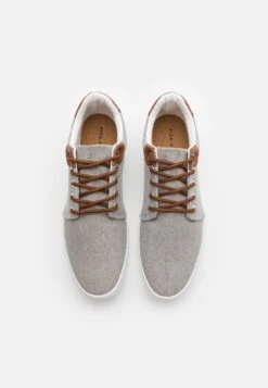Pier One Unisex - Sneakers Laag - Light Grey 9 Pier One Unisex - Sneakers Laag - Light Grey -SchoenenPlezier 60fe947ef8cf4df19401d326e0123b74 scaled