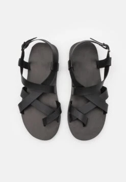 Pier One Teensandalen - Black -SchoenenPlezier 6818b30d26474e658a275654bdec1e84 scaled