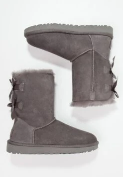 Ugg Bailey Bow - Korte Laarzen - Grey 9 Ugg Bailey Bow - Korte Laarzen - Grey -SchoenenPlezier 683e56e11a764f699e03030e0235c039