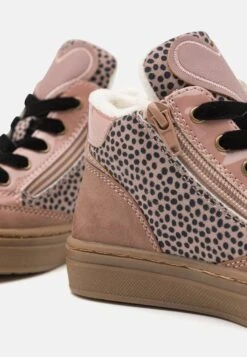 Friboo Sneakers Hoog - Pink -SchoenenPlezier 6b14b39dfe0a4097b65bc2fcd48482b4 scaled