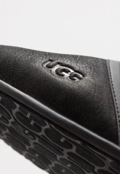 Ugg Scuff - Pantoffels - Black -SchoenenPlezier 70f203e066234c8cbc3f3ebb69f2e5e9