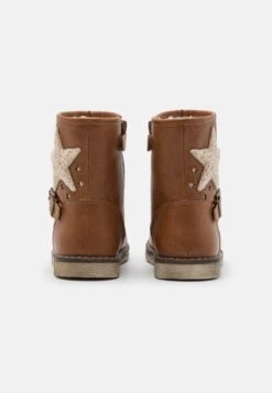 Friboo Korte Laarzen - Cognac -SchoenenPlezier 7906fb1394334f8bba33209e0869abf2 scaled