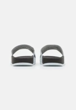 BOSS Kidswear Aqua Slides - Muiltjes - White -SchoenenPlezier 7e8d0602b8c049499e2cb342e6d375d9 scaled