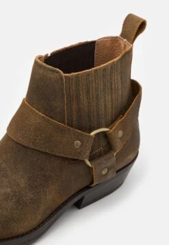 Cowboy-/Bikerlaarsjes - Roc Whisky -SchoenenPlezier 8da8c1a73ffc4e8295d74ad389e202f5 scaled