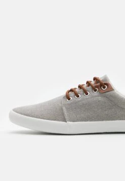 Pier One Unisex - Sneakers Laag - Light Grey 11 Pier One Unisex - Sneakers Laag - Light Grey -SchoenenPlezier 8f5660aa856d43a69db14e309615dd5c scaled
