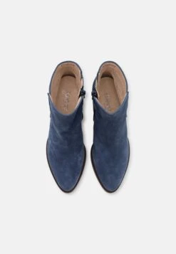 Gabor Comfort Korte Laarzen - Jeans -SchoenenPlezier 8fe84127acb448fc8c5857460a4cb8a6 scaled