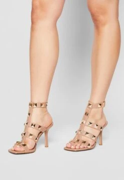 Steve Madden Capri - Sandalen - Nude -SchoenenPlezier 93baec227c1e4f15b6df048a87c9c4a4 scaled