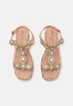 Alma En Pena Sandalen Met Sleehak - Beige -SchoenenPlezier 95ad3eb72c8b4812b064e413e60bd6f5 scaled
