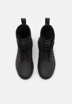 Dr. Martens Combs Ii Unisex - Veterboots - Black -SchoenenPlezier a4c06f52e39d4cc288bcf0f9447602de scaled