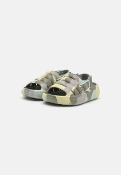 Ugg Sport Yeah Camopop - Sandalen - Moss Green -SchoenenPlezier a62d21f623ed4ff7b760b41976672ff9 scaled