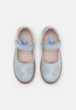 Friboo Disney Frozen Elsa Ballet Pumps - Ballerina'S Met Enkelbandjes - Light Blue 9 Friboo Disney Frozen Elsa Ballet Pumps - Ballerina'S Met Enkelbandjes - Light Blue -SchoenenPlezier a73dfb54279f48e388cbc4291edd3e88 scaled