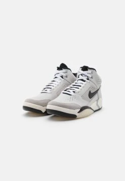Nike Sportswear Air Flight Lite Mid Nas - Sneakers Hoog - Photon Dust/Black/Metallic Silver/Light Smoke Grey/White/Pale Ivory -SchoenenPlezier ad7a2b7c62804a9abf7c8841ba4694a6 scaled