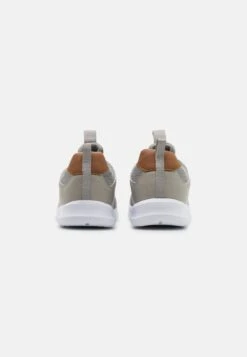 Pier One Sneakers Laag - Light Grey -SchoenenPlezier b32d823083954dad9c3bfe71ef720aca scaled
