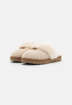 Ugg Cozy - Pantoffels - Cream -SchoenenPlezier b447d3eb2eee4d598de74ea451e5634d scaled