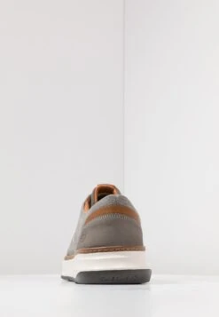 Skechers Moreno - Sneakers Laag - Taupe 9 Skechers Moreno - Sneakers Laag - Taupe -SchoenenPlezier b9284f888ed04fde8b234922e1e8138c