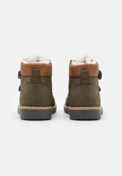 Friboo Korte Laarzen - Khaki 8 Friboo Korte Laarzen - Khaki -SchoenenPlezier d08fb3d3046c4324b495d7cccd86ebf8 scaled
