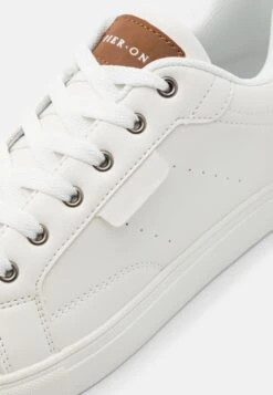 Pier One Sneakers Laag - White -SchoenenPlezier deb0204c481f45328622c04006a03e30 scaled
