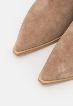 Alma En Pena Overknee Laarzen - Beige -SchoenenPlezier e4dbb8ade0064d1b981269e29a5a8e6d scaled