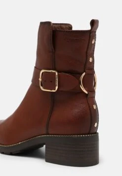 Tamaris Korte Laarzen - Maroon -SchoenenPlezier ebca5fba7da14e1ba1b673ac705efc75 scaled