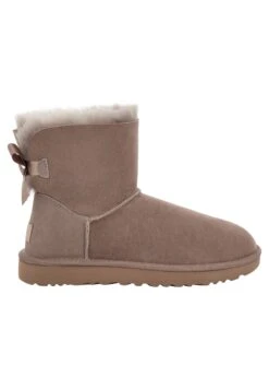 Ugg Mini Bailey Bow - Korte Laarzen - Caramel -SchoenenPlezier eda9f34932b0492199b92209d67325a7 scaled
