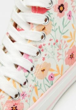 Friboo Trainers - Sneakers Hoog - Off-White -SchoenenPlezier f297f8dde8a94b9cbff676f17fe79a3d scaled
