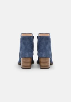 Gabor Comfort Korte Laarzen - Jeans -SchoenenPlezier fa1fdc59b8da46b28980f3f759fc6ebf scaled